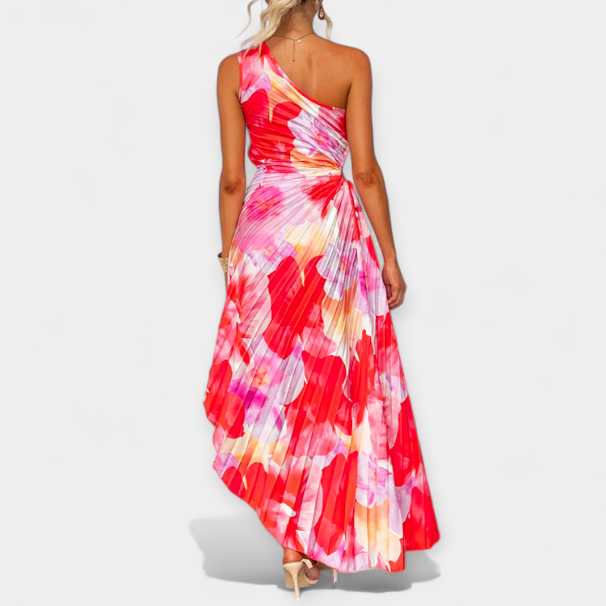 Vestido con Terminación Asimétrica