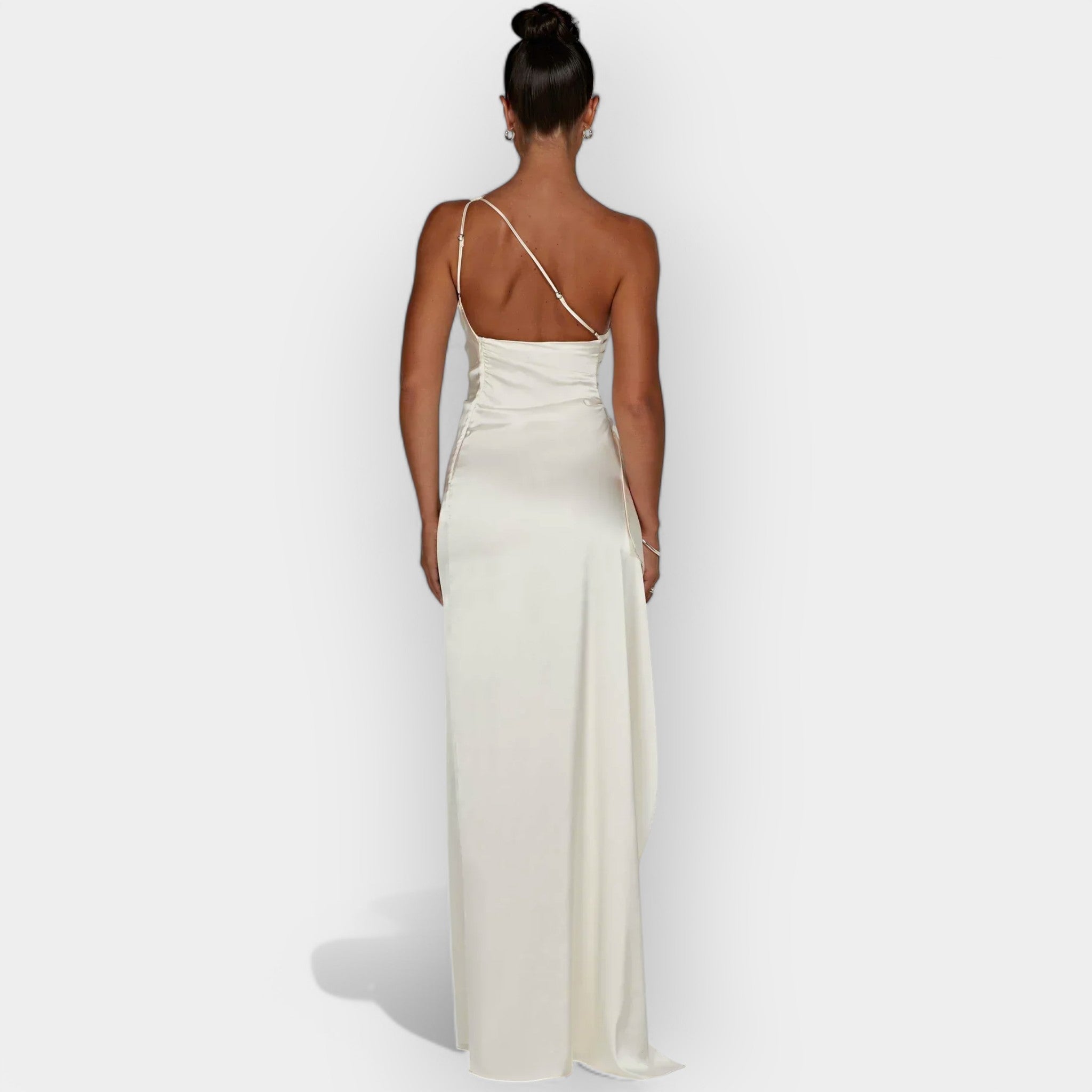 Vestido de satén para noches elegantes